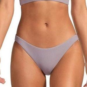 Vitamin A Luciana Bottom